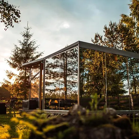 Mirror House Brīvdienu mājas