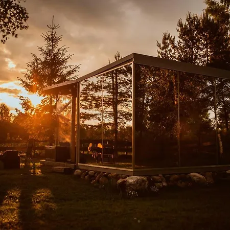 Brīvdienu mājas Mirror House Tinuzi